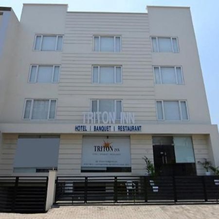 Triton Inn Lucknow Ngoại thất bức ảnh